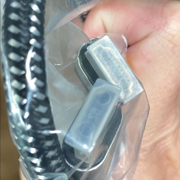 HDMI cable, 3 feet.   - Picture 3 of 3